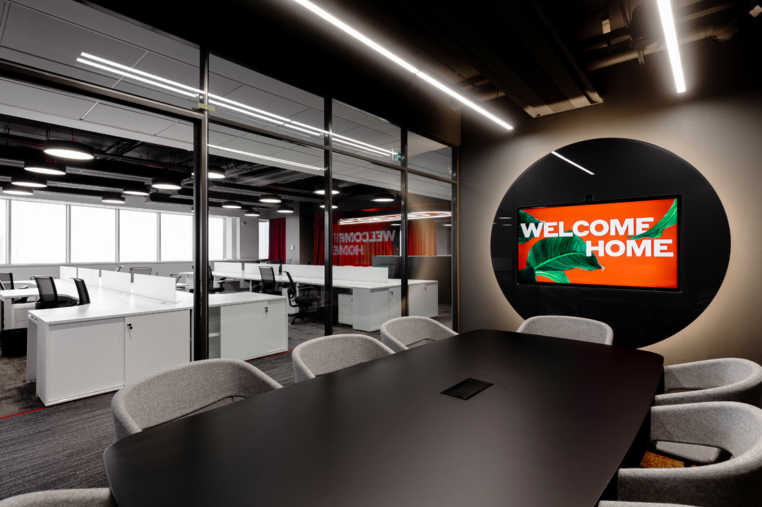 офис в марсианском стиле для команд Alfa Digital, цифрового подразделения АО «АЛЬФА-БАНК»